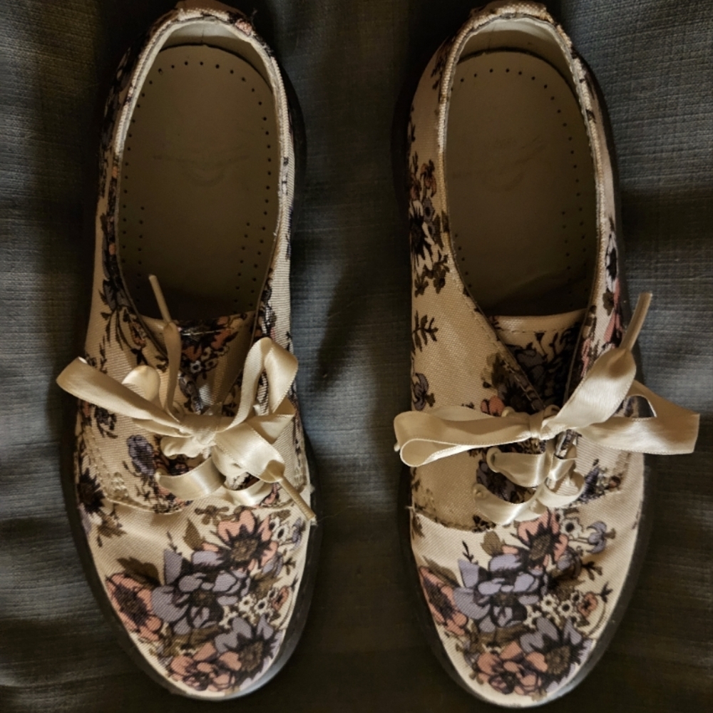 Very gently worn Dr.Martens Oxford shoes
